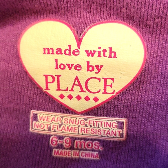 Snug fitting zip up sleeper/footie with elephant print - Picture 2 of 4